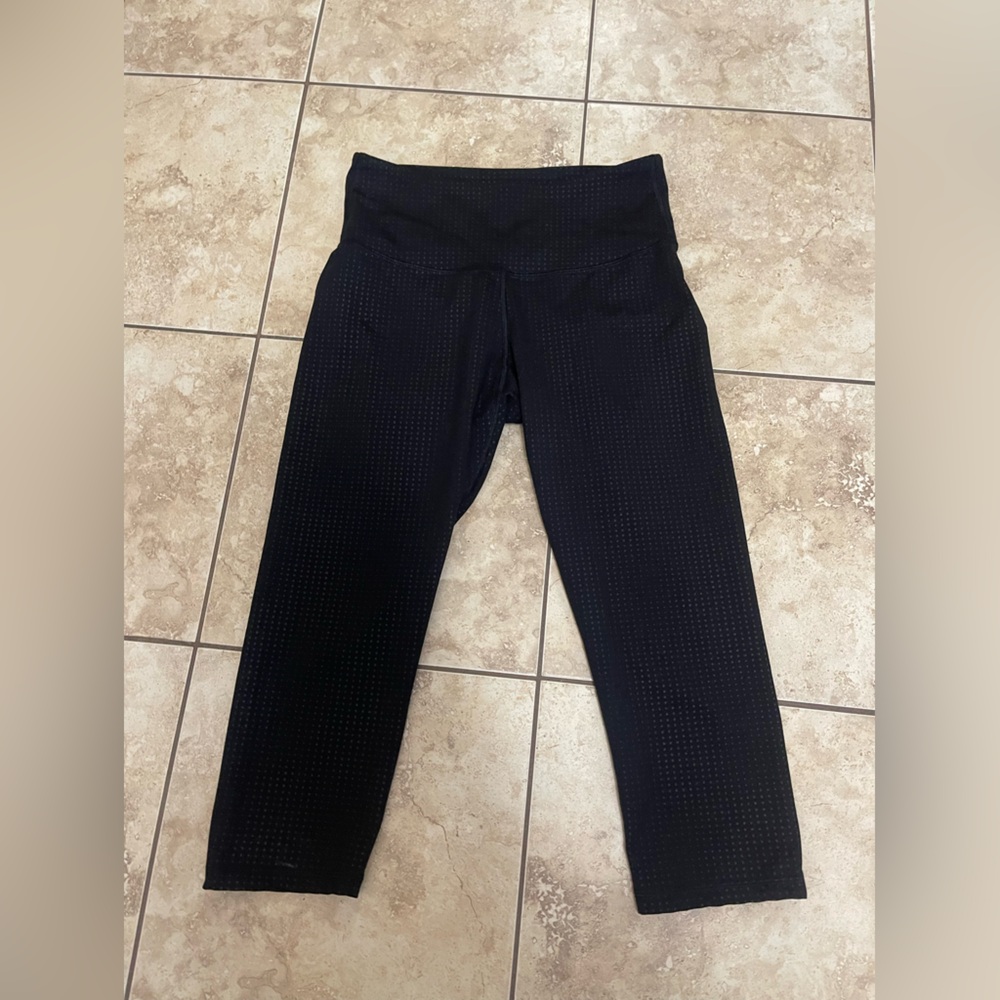 👻🎃CLEARANCE🎃👻 Old Navy cropped athletic leggings